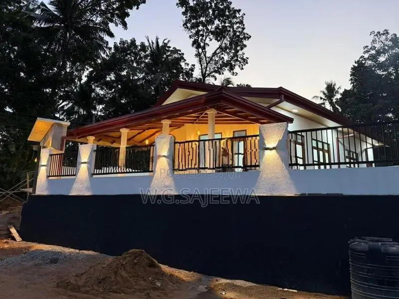 Brand new luxury house for sale minuwangoda