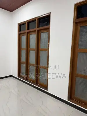 Brand new luxury house for sale minuwangoda