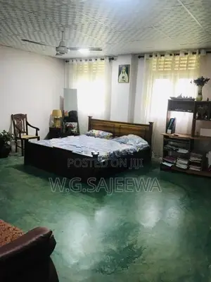 Main road facing 87perch land with house for sale kandawala, Negombo