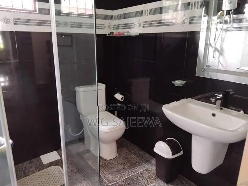 3bedroom furnished house for sale kandawala. silvering park, Negombo