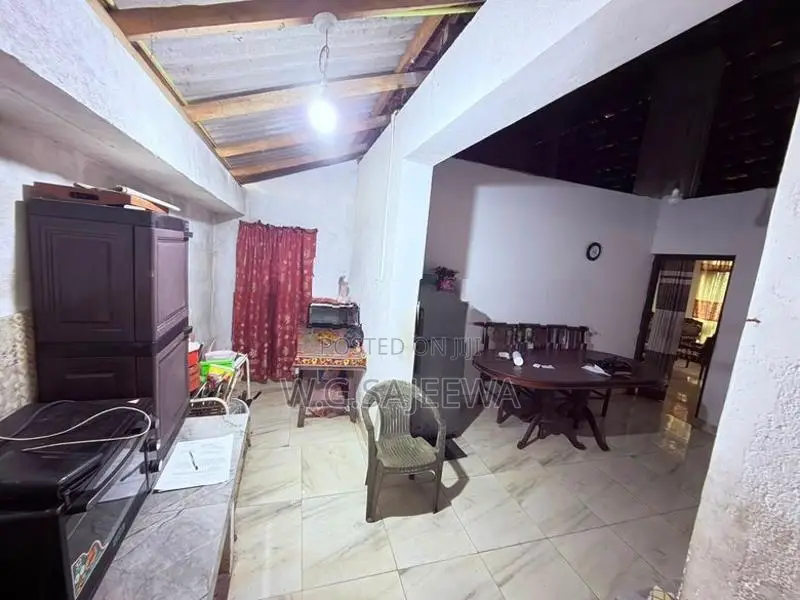 14.67 Perches land with house for sale in Katunayake