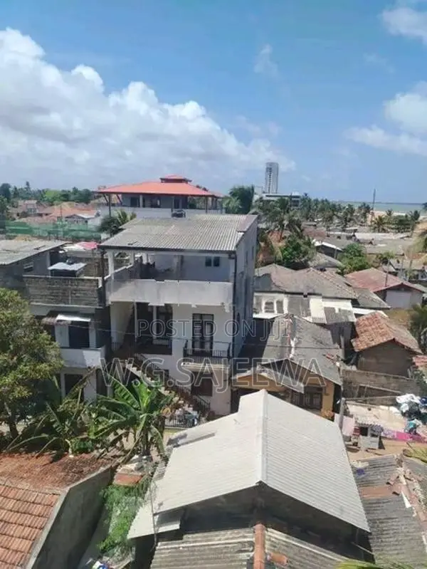 Hotels, Guest house, Commercial Building for sale in Negombo