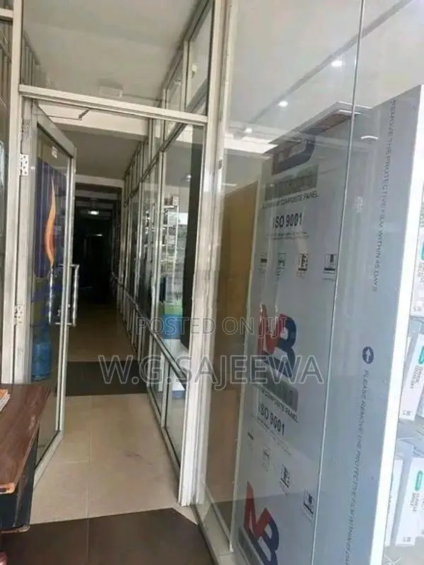 Commercial Building for rent in Ja Ela Town
