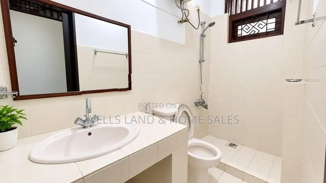 05 Bedrooms House For Rent - Colombo