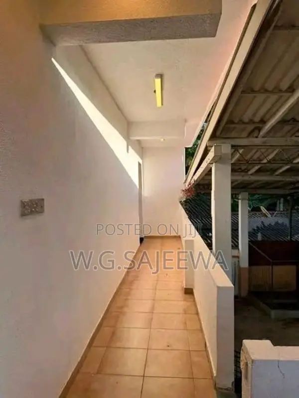 Upper floor house rent in Kandana Town - Residential or office