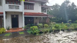 Land for sale in rajagiriya ( house available )