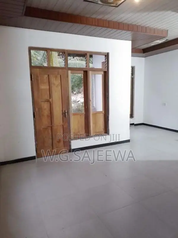 34perch land with house for sale minuwangoda