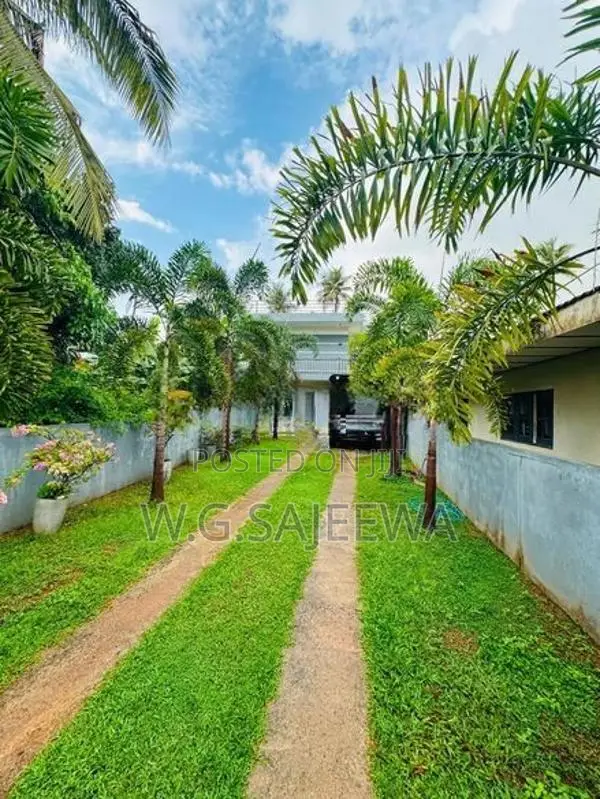Luxury apartment type house for sale pitipana, Negombo