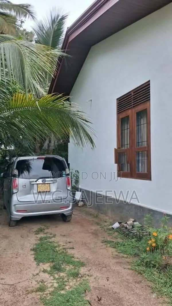 29perch land with house for sale seeduwa , wasana uyana