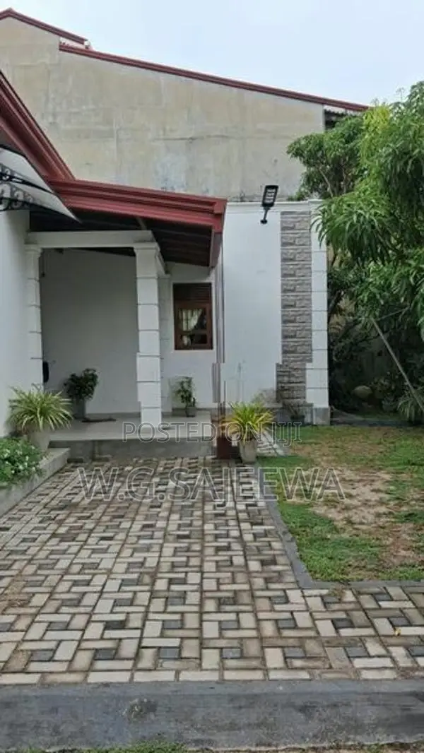 29perch land with house for sale seeduwa , wasana uyana
