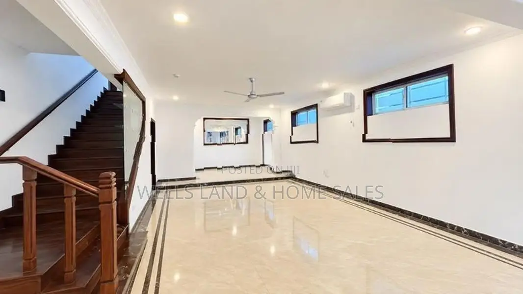 Luxury 04 Bedrooms House For Rent - Colombo 03