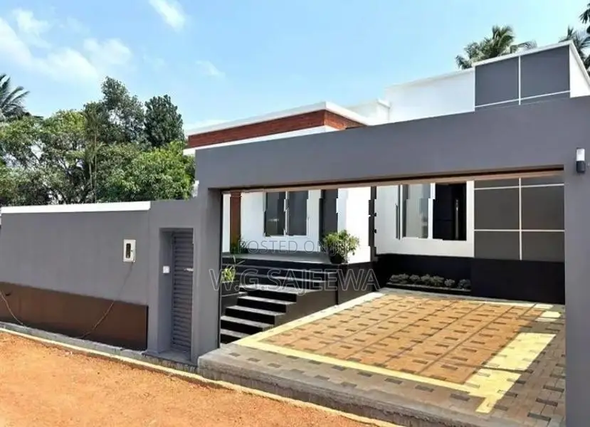 Newly built modern house for sale in Gampaha, Yakkala