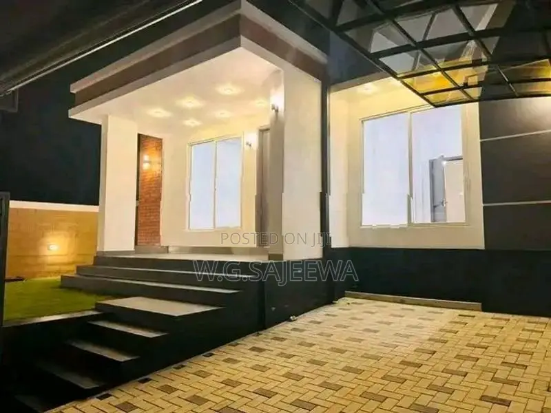 Newly built modern house for sale in Gampaha, Yakkala