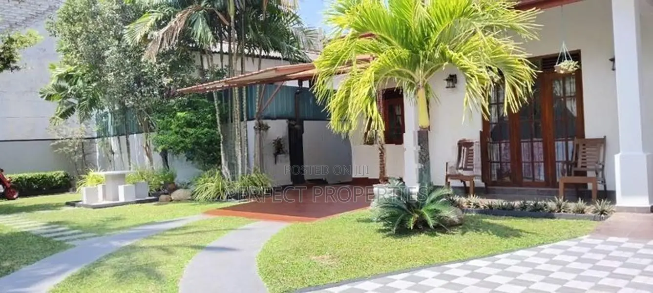 “Modern House” for Sale–Ja Ela 399m to Main Road