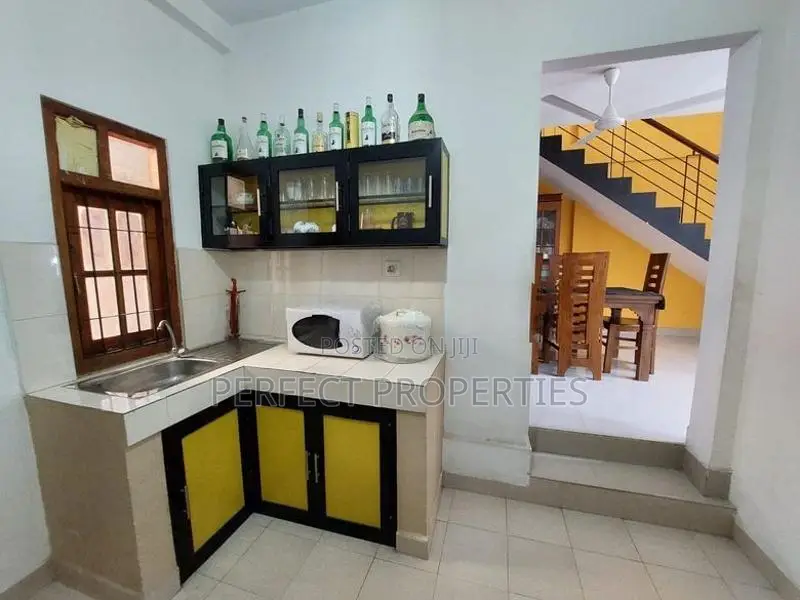 “Modern House” for Sale–Ja Ela 399m to Main Road