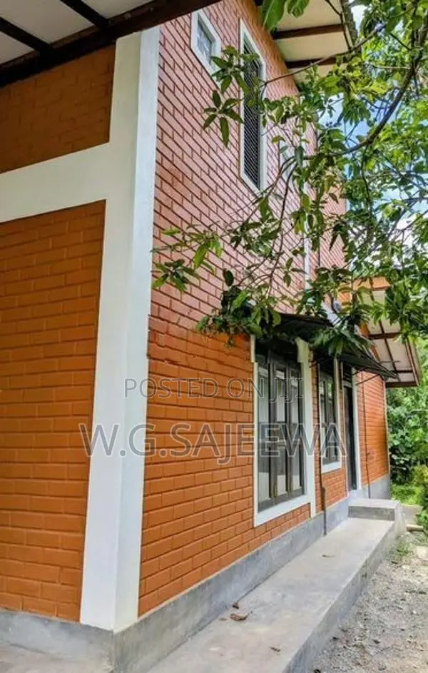 2 Storey house rent in Gampaha (Suitable for Office/Commercial)
