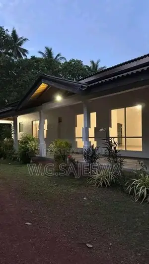 Brand New house rent in Negombo - Madampella