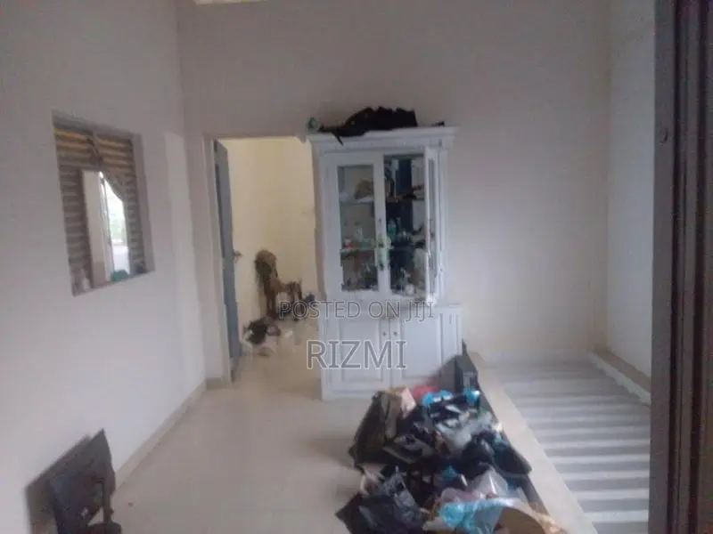 2nd floor 1BR house for rent in dehiwala kawdana