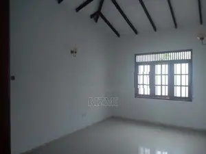 2nd floor 3BR 3 attached house for rent in dehiwala off hill street