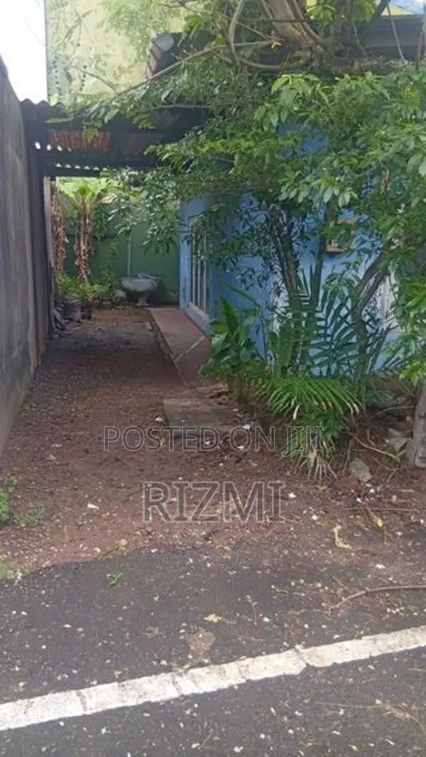 9.25 perches land with old house sale in nawala