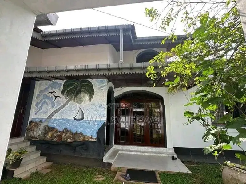 Furnished Single house rent in Ja Ela - 6 Beds + 3 Baths