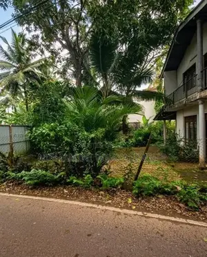 Land For Sale In -Talawatugoda