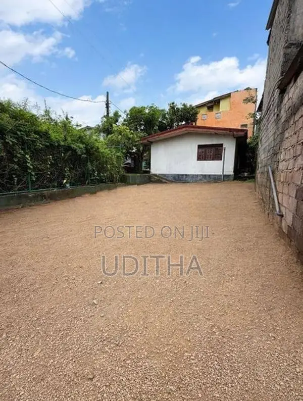 Land For Sale In Enderamulla Wattala