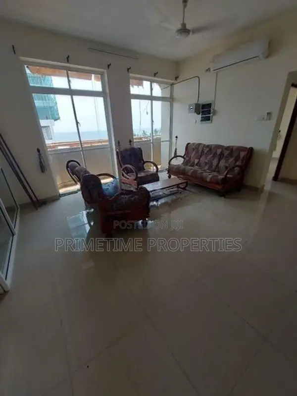 4 Bedroom Semi Furnished Apartment in Colombo 04