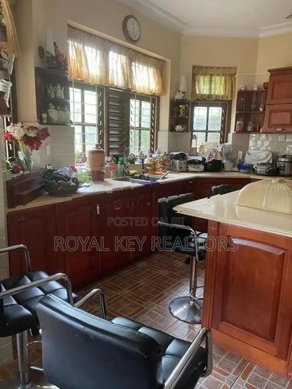 05 Bedroom - Unfurnished House for Sale In Dehiwala