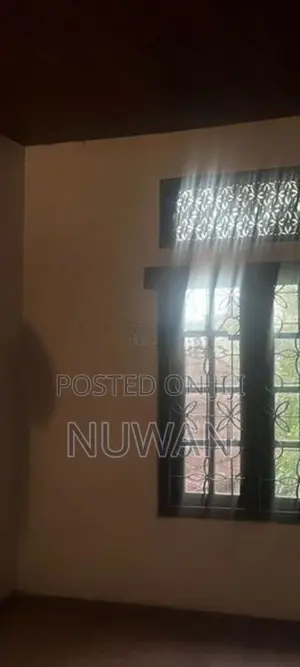 ( DER7030) Upper floor house in Dehiwala