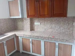 ( 78R743) 3rd floor house in Colombo 10