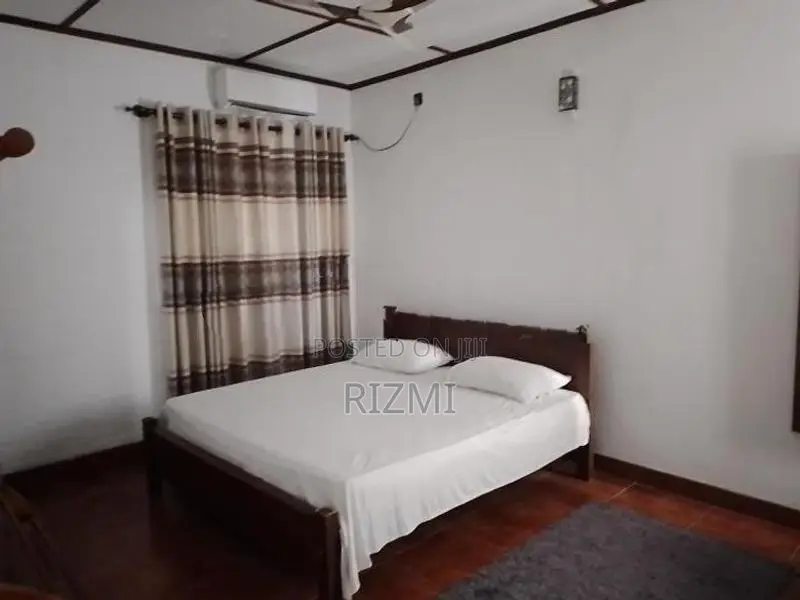 2nd floor fully furnished 3BR apartment rent in dehiwala bellantara