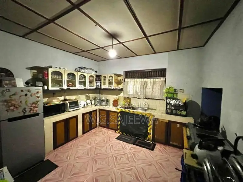 12perch land with house for sale kadawatha , sampath uyana