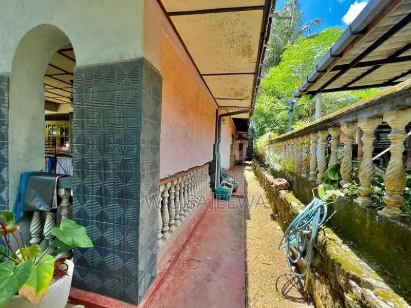 12perch land with house for sale kadawatha , sampath uyana