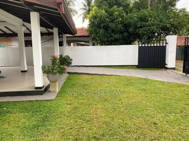 3bedroom house for sale palagathura, Negombo