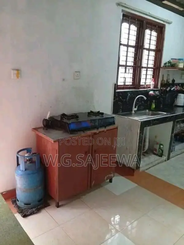 15.5perch with 4bedroom house for sale Walpola, ragama