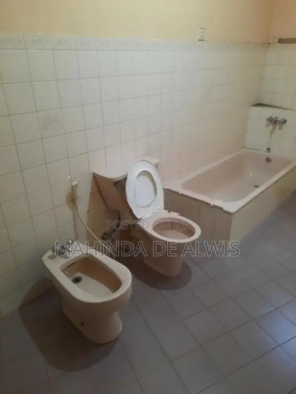 Commercial Property for Rent in Kottawa