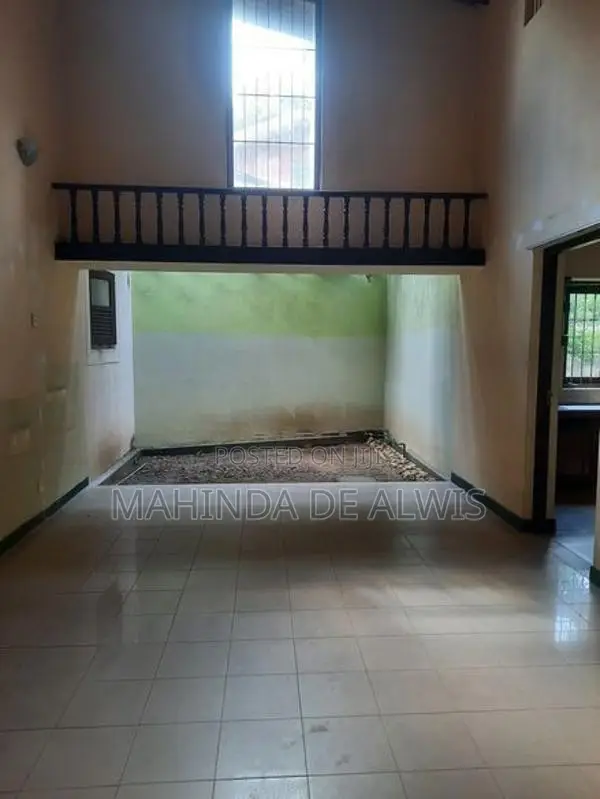 Commercial Property for Rent in Kottawa