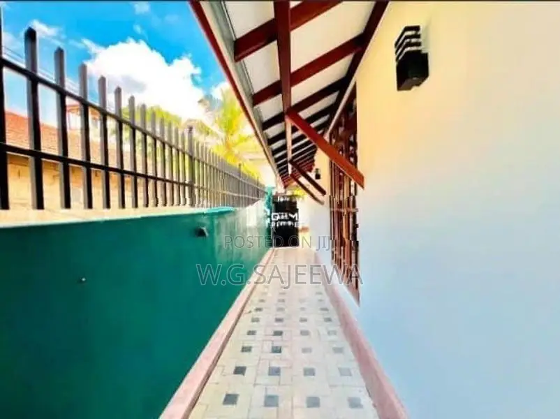 2house forsale in Daluwakotuwa, Negombo