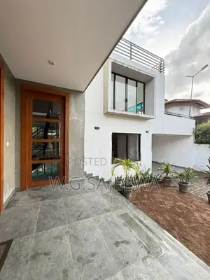 5Bedroom 3-storey house for sale udugampola, Gampaha