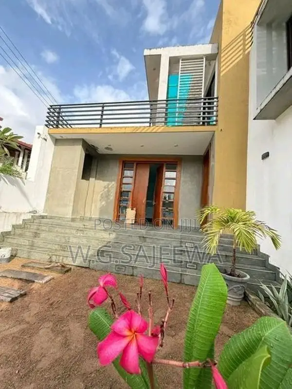 3 Storey Brand New house rent in Gampaha, udugampola