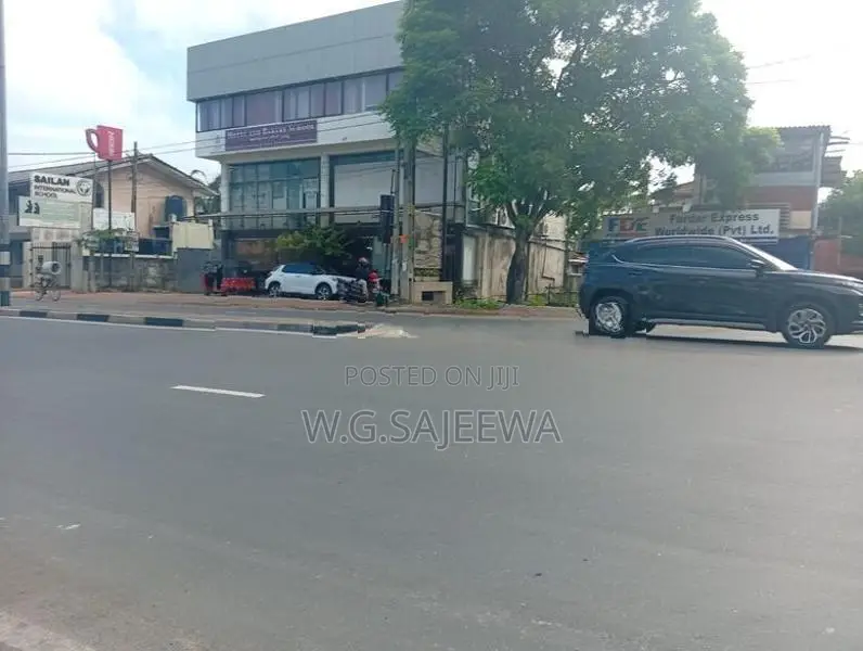 Main road facing 35perch land for sale seeduwa