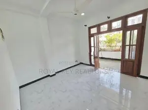 04 Bedroom - Unfurnished House for Rent in Colombo 08