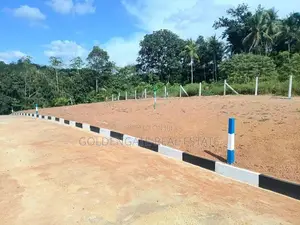 Kalagedihena නගරයෙන් නුවර පාරට කිට්ටුව ඉඩම