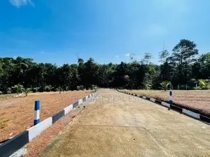 Yakkala, Kalagedihena Land for Sale