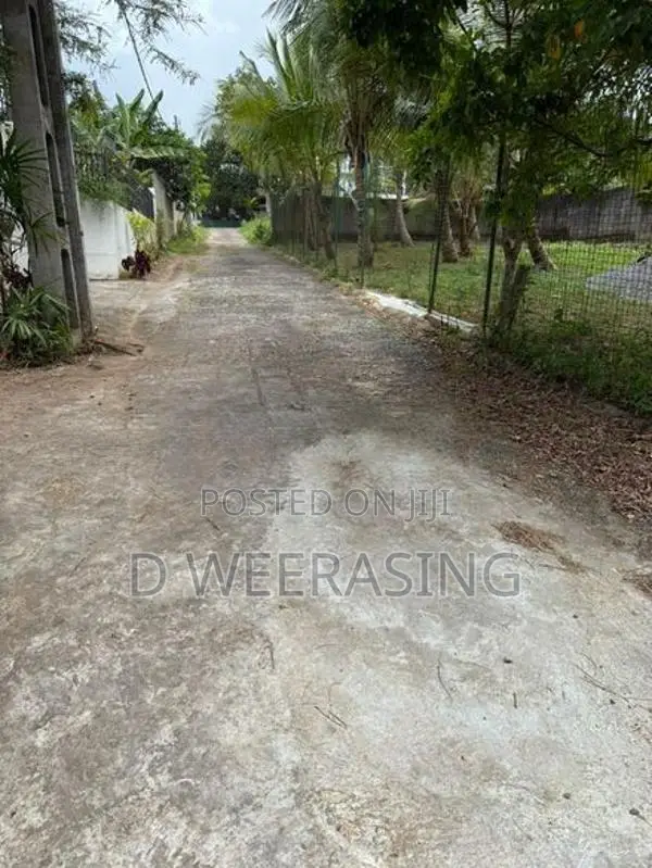 Land for Sale with Boundry Wall in Mattegoda