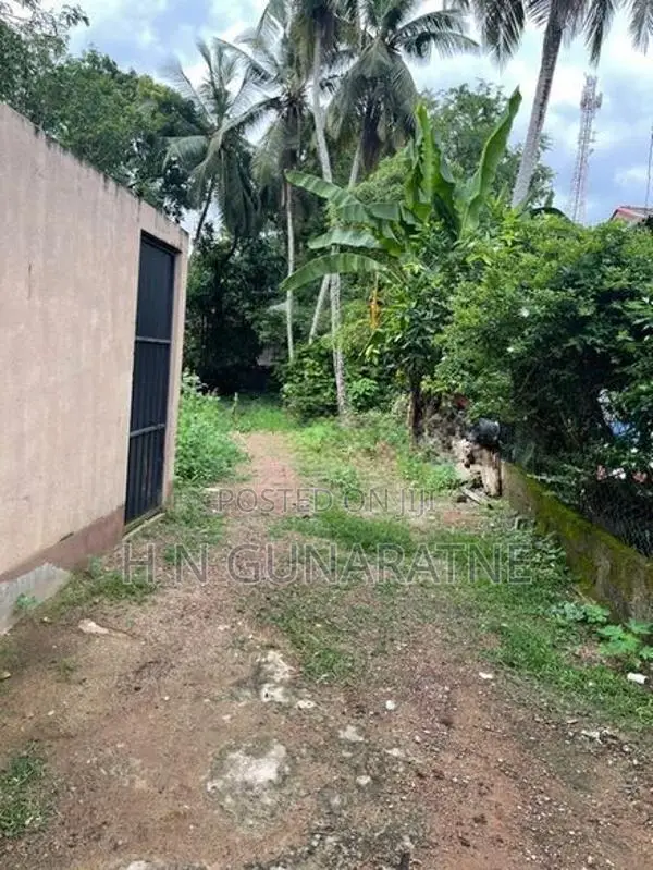 Land for Sale - Lake Road, Battaramulla