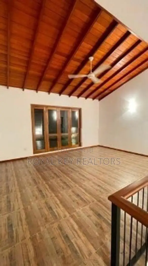 04 Bedroom -Unfurnished House for Rent In Battaramulla