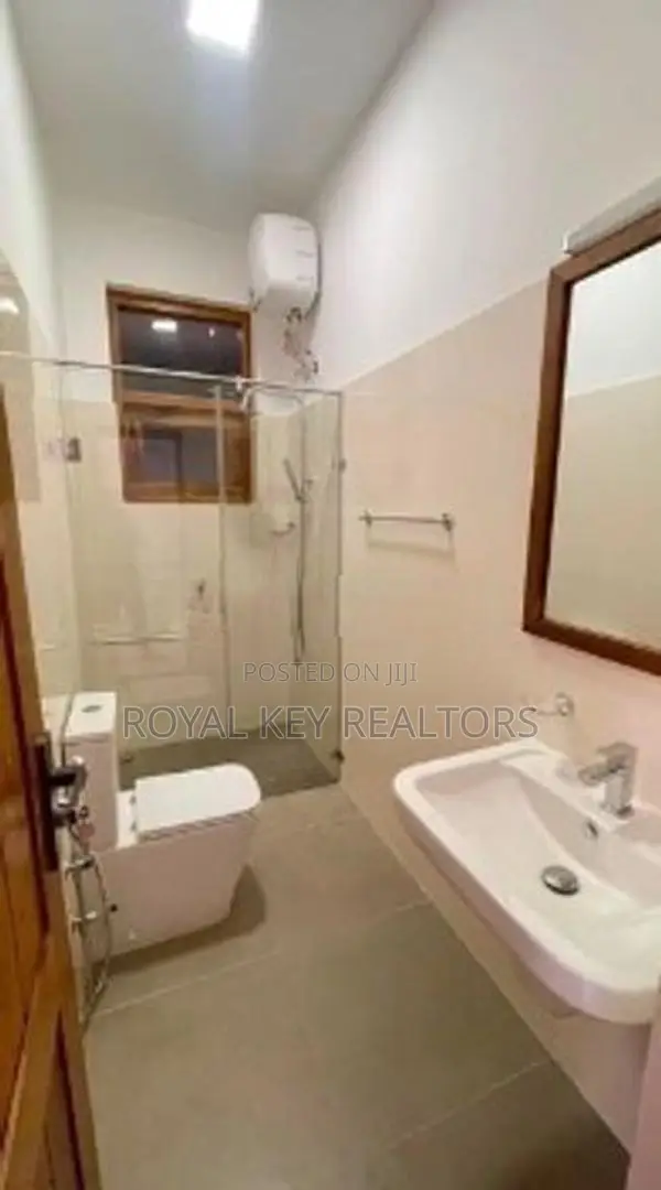 04 Bedroom -Unfurnished House for Rent In Battaramulla