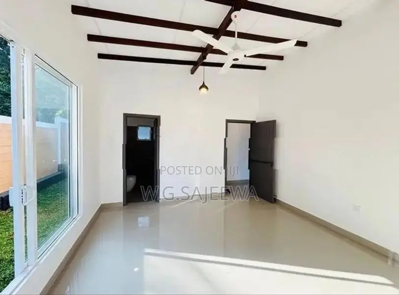Brand New single house sale in Yakkala (Lyceum international school)